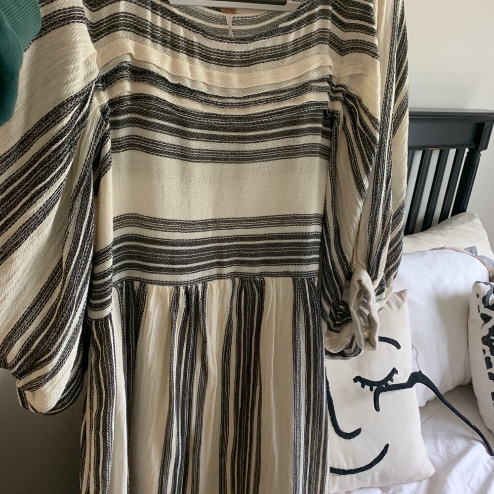 free people balloon sleeve dress!